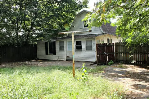 523 Mill St, Springdale, AR 72764 photo 22