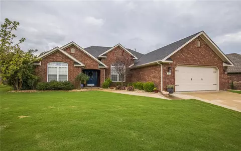 117 Skinner St, Centerton, AR 72719 photo 1