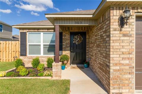 303 E Glendale Ln, Rogers, AR 72758 photo 2