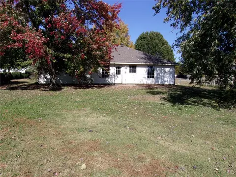 385 Munroe Dr, Springdale, AR 72764 photo 11
