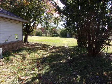 385 Munroe Dr, Springdale, AR 72764 photo 9