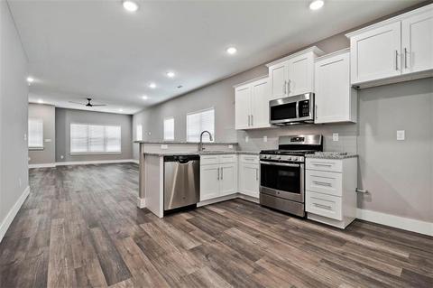 618 W Maple St, Rogers, AR 72756 photo 7