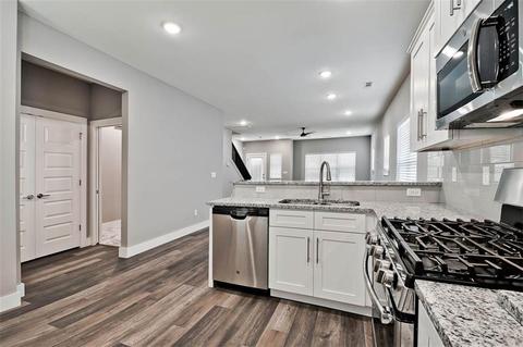 618 W Maple St, Rogers, AR 72756 photo 8