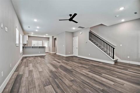 618 W Maple St, Rogers, AR 72756 photo 4