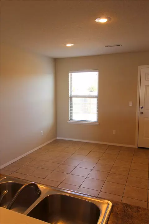 3409 S E St, Rogers, AR 72758 photo 10