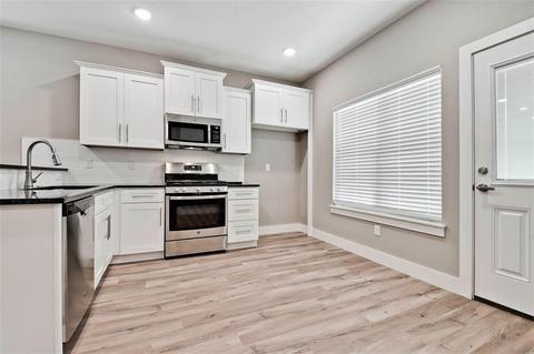 616 W Maple St, Rogers, AR 72756 photo 7