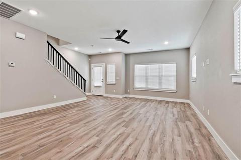 616 W Maple St, Rogers, AR 72756 photo 4