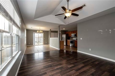 345 Cascade Cir, Springdale, AR 72764 photo 4