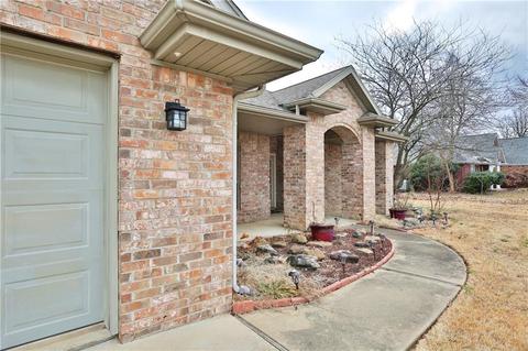 1379 Forest St, Springdale, AR 72764 photo 2