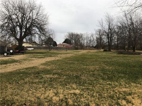 2195 E Robinson Ave, Springdale, AR 72764 photo 3