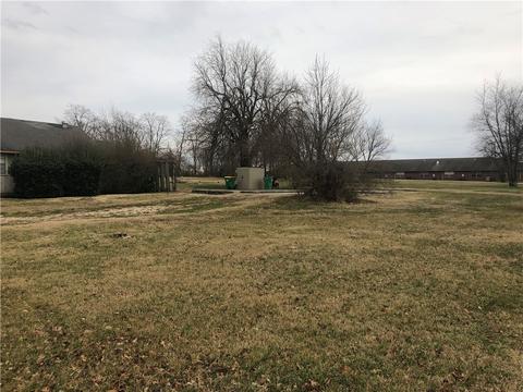 2195 E Robinson Ave, Springdale, AR 72764 photo 6