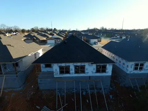 1009 E Olrich, Rogers, AR 72756 photo 4