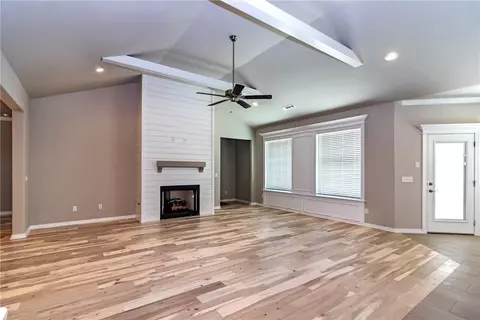 814 Malbec Rd, Springdale, AR 72762 photo 2
