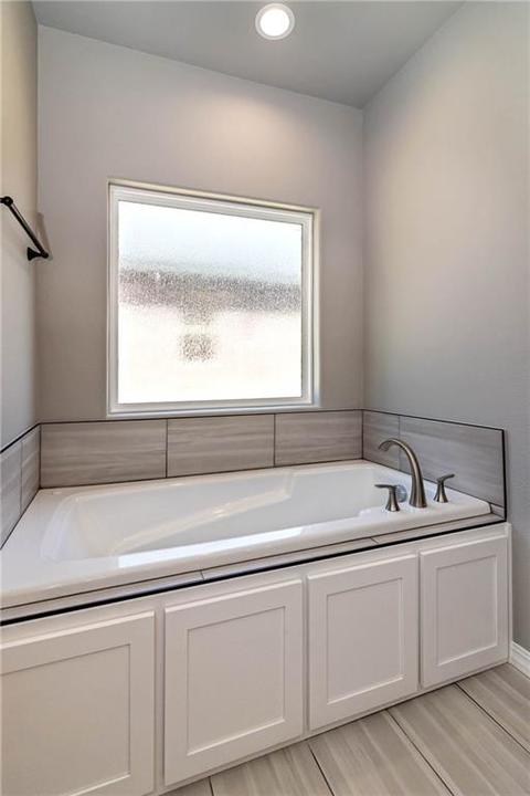 637 Malbec Rd, Springdale, AR 72762 photo 10