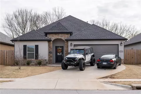 104 E Glendale Ln, Rogers, AR 72758 photo 1