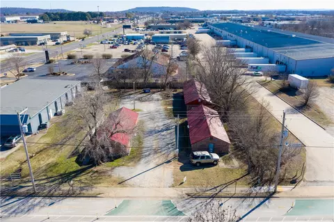 2001 Powell St, Springdale, AR 72764 photo 2