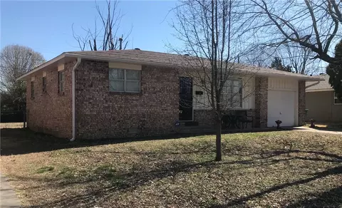 711 Gail St, Springdale, AR 72762 photo 2