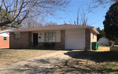 711 Gail St, Springdale, AR 72762 photo 3
