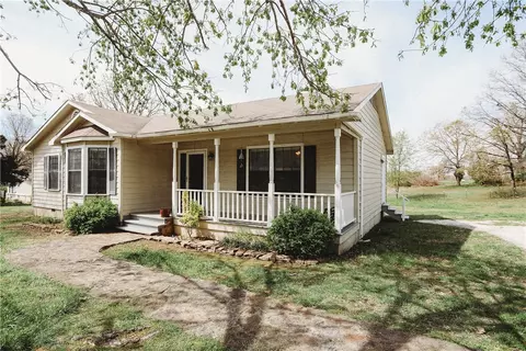 5376 Harrell Ln, Springdale, AR 72762 photo 2