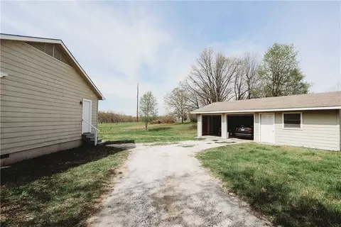 5376 Harrell Ln, Springdale, AR 72762 photo 3