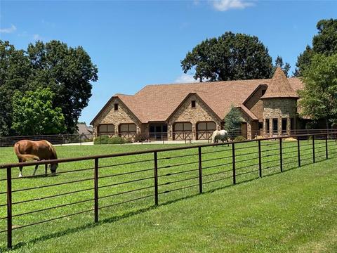 1832 E Lake Rd, Springdale, AR 72762 photo 1