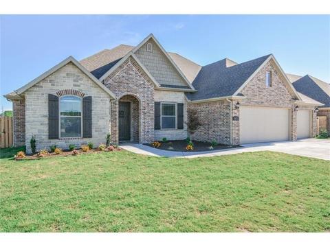 1330 Montieri Dr, Centerton, AR 72719 photo 2