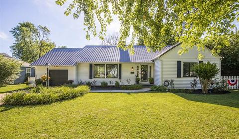 505 Maple Dr, Springdale, AR 72764 photo 1