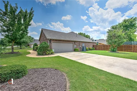 4635 Stonecrest, Springdale, AR 72762 photo 2