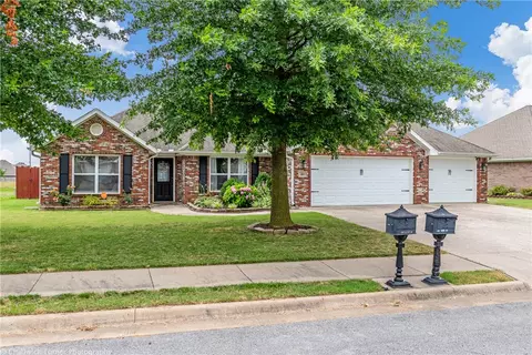 601 Paint Ln, Centerton, AR 72719 photo 1