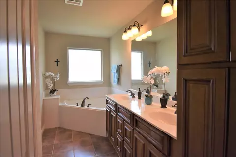112 Mcdaniel St, Lowell, AR 72745 photo 7
