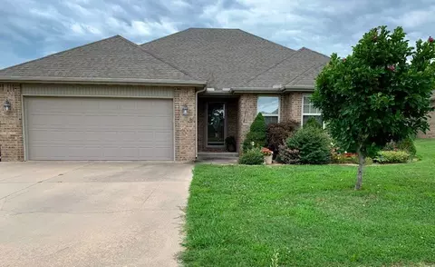 611 Eagle Dr, Gravette, AR 72736 photo 2