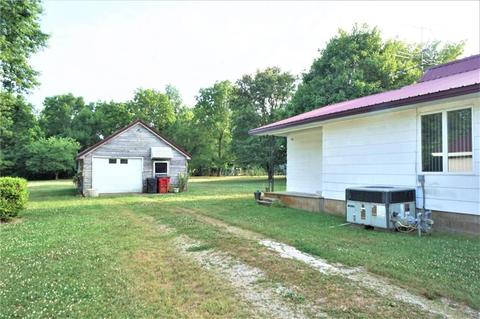 104 Broadway St, Exeter, MO 65647 photo 2