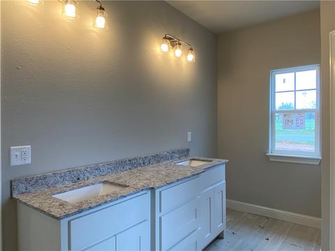 910 Skyline Loop, Centerton, AR 72719 photo 13