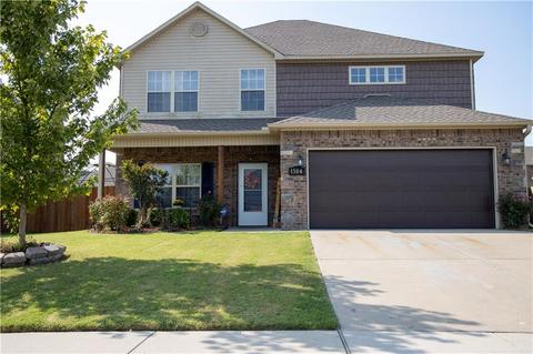 1304 Walker Dr, Rogers, AR 72756 photo 1
