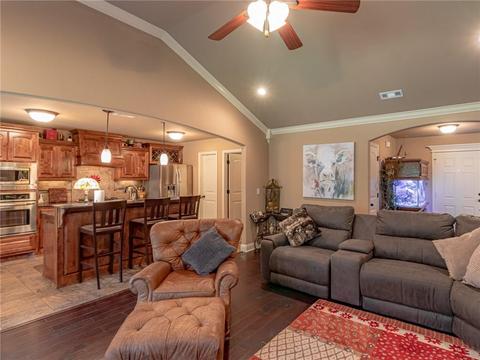 1407 Walker Dr, Rogers, AR 72756 photo 4