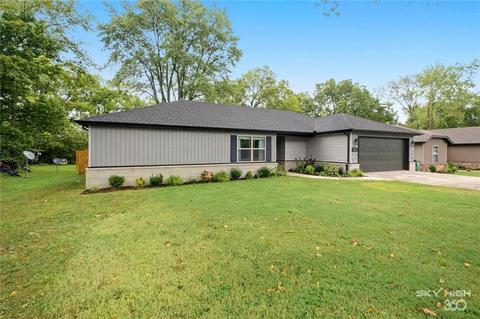 364 Fair St, Centerton, AR 72719 photo 2