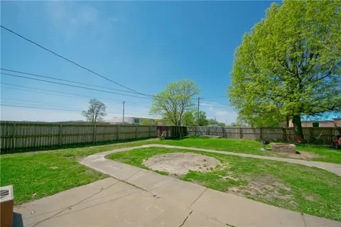 500 Curtis St, Springdale, AR 72764 photo 15