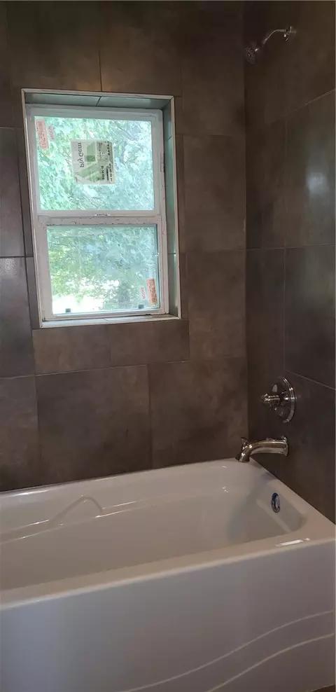 111 Jackson St, Lowell, AR 72745 photo 9