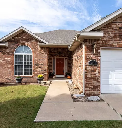214 Blake Dr, Centerton, AR 72719 photo 2