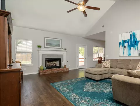 214 Blake Dr, Centerton, AR 72719 photo 4