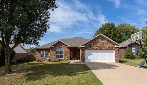 214 Blake Dr, Centerton, AR 72719 photo 1