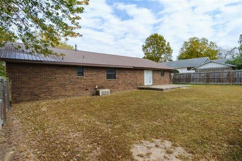 935 E Main St, Gentry, AR 72734 photo 22