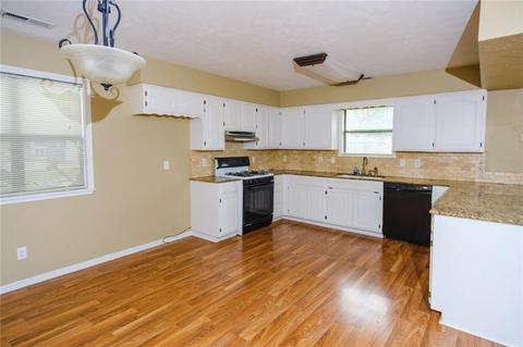935 E Main St, Gentry, AR 72734 photo 4
