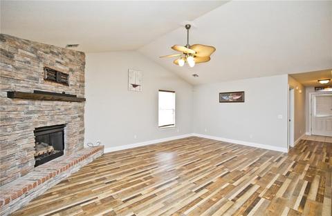 215 Blake Dr, Centerton, AR 72719 photo 2
