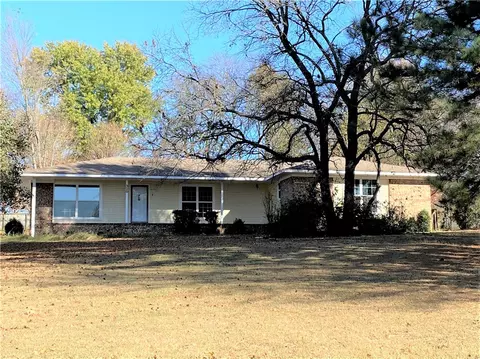 820 Riverview Dr, Alma, AR 72921 photo 1