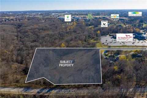 1410 NE J St, Bentonville, AR 72712