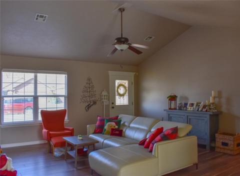 211 Blake Dr, Centerton, AR 72719 photo 3
