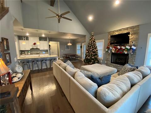 1071 Silver Maple St, Centerton, AR 72719 photo 2