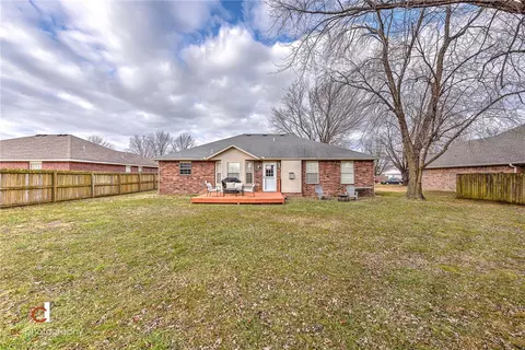 105 Birch St, Centerton, AR 72719 photo 3