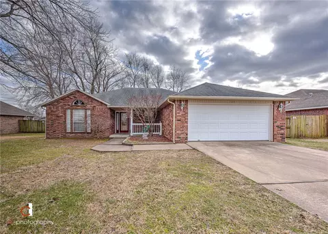 105 Birch St, Centerton, AR 72719 photo 1